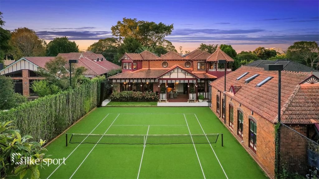 tenis court grass