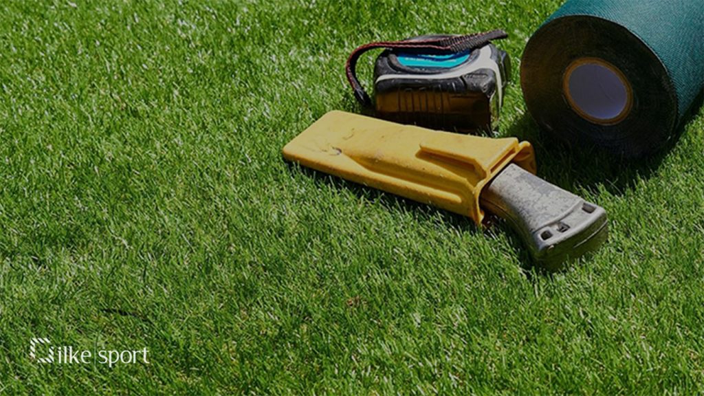 outils pour gazon artificiel